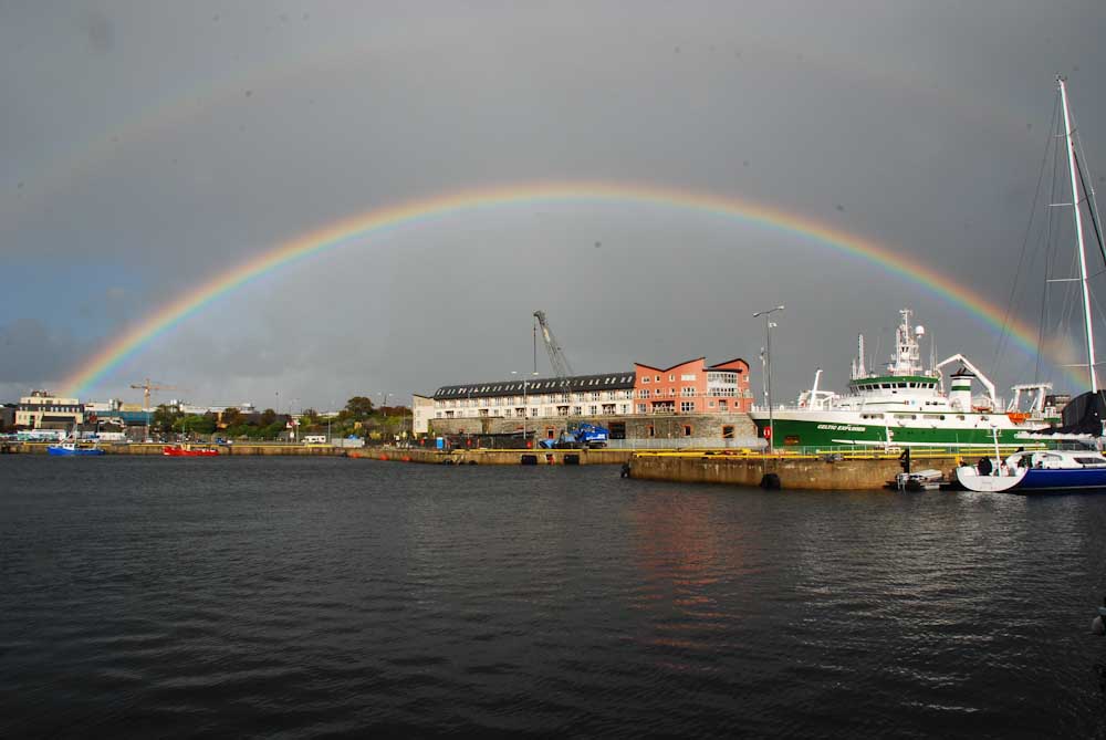 Galway empfängt uns mit einem Regenbogen